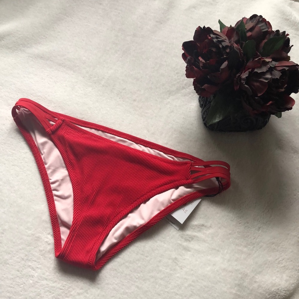☘️☘️ Red swim suit bottoms